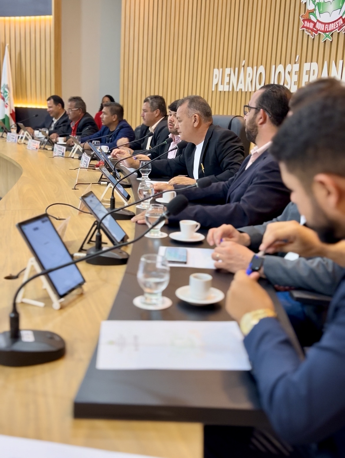 Câmara Municipal de Nova Floresta realiza 3° Sessão Ordinária com entrega de novos tablets e aprovação de requerimentos