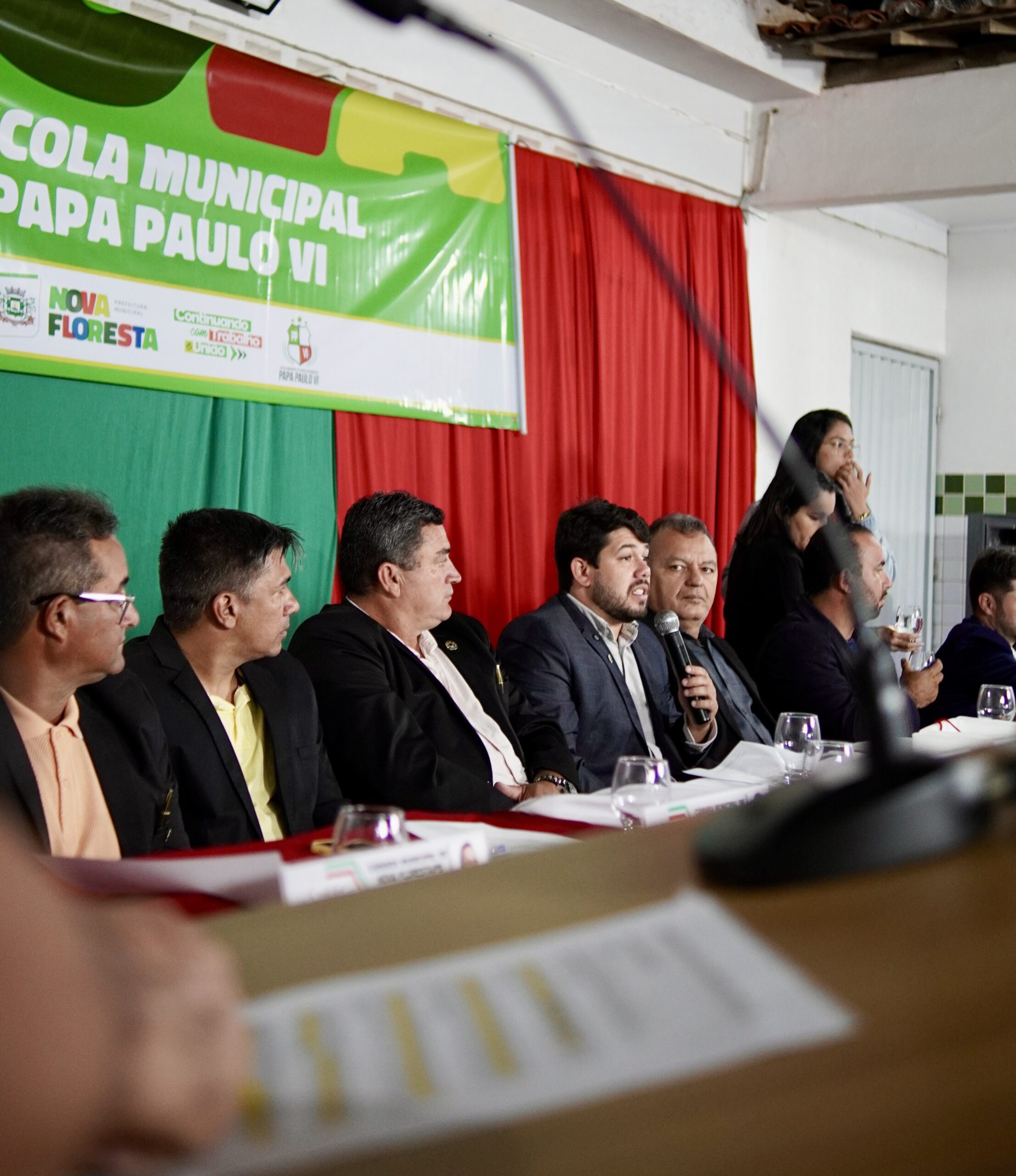 Câmara Municipal de Nova Floresta realiza Sessão Itinerante na Escola Papa Paulo VI com entrega de Moções de Aplausos