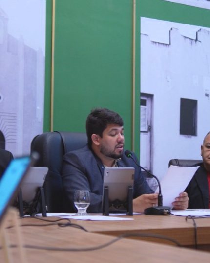 Câmara pauta valorização salarial, planos de carreira e inclusão cidadã