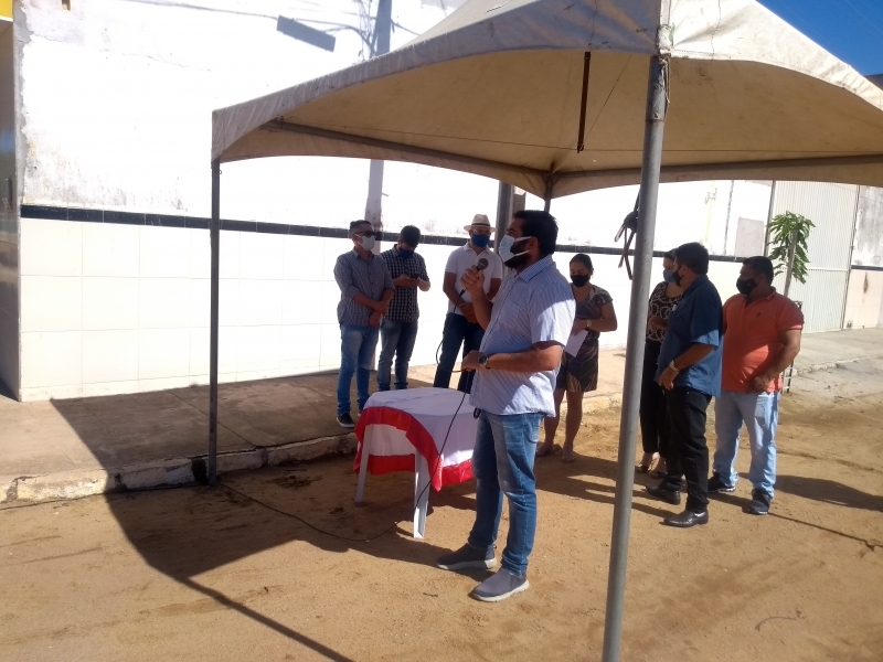 Poder Executivo e Legislativo assinaram Ordem de Serviço para Pavimentação da Rua Santos Dumont neste dia 17 de março de 2021