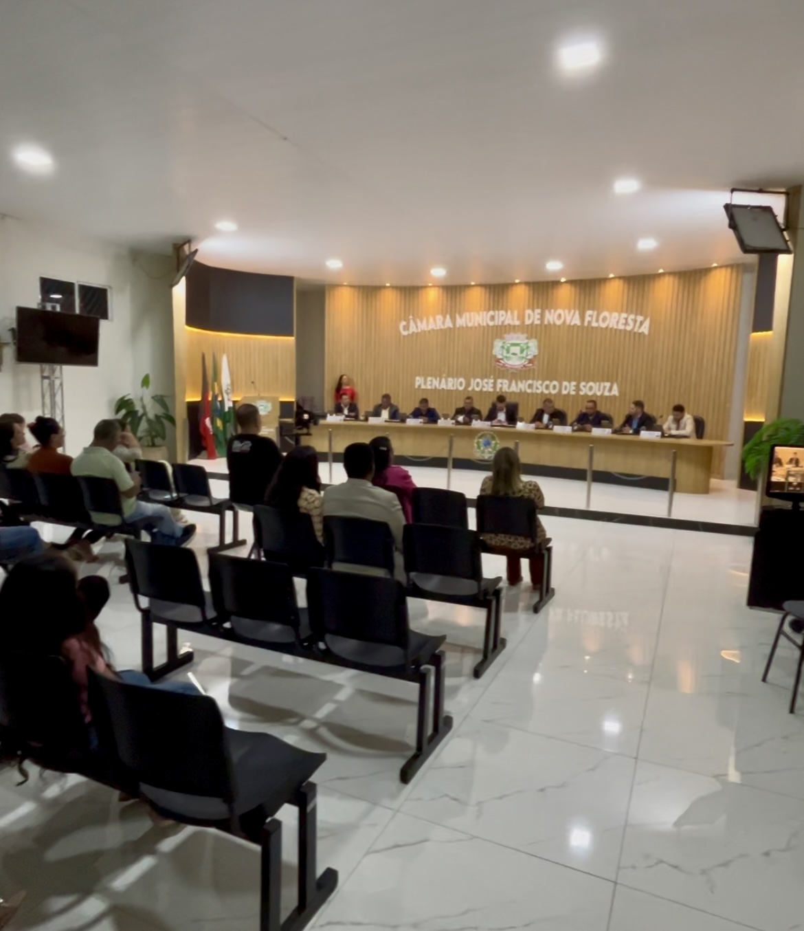 Quinta Sessão Ordinária da Câmara Municipal de Nova Floresta/PB: Diversos Requerimentos e Projetos de Lei Aprovados
